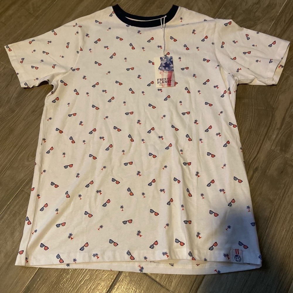 Free planet star & stripes men’s short sleeve t-shirt.